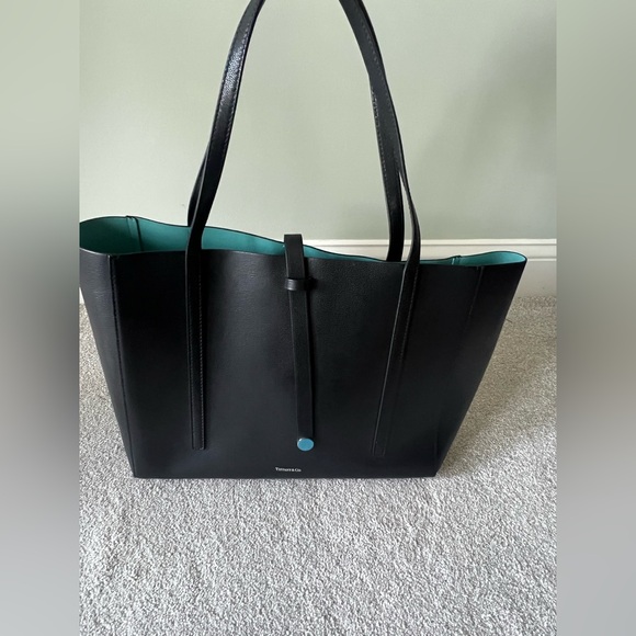 Tiffany Tote- never used excellent condition - Picture 4 of 9